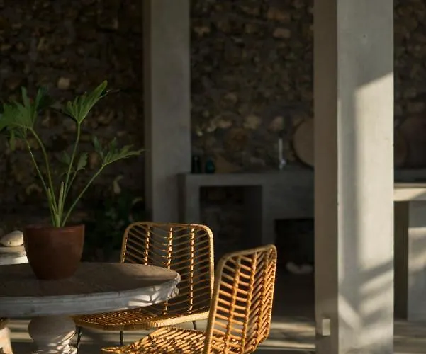 V Villa *